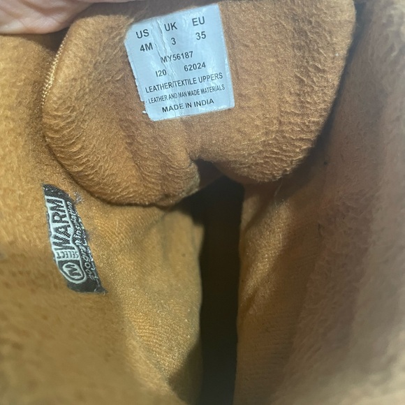 Merrell Kids' Size 4 🥾Black and Tan Rain & Snow Boots (Used Once ) looks new - Picture 8 of 8